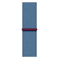Apple Watch Series 9, 45 мм, MR9F3 корпус из алюминия серебристого цвета, спортивный ремешок цвета «ледяной синий»